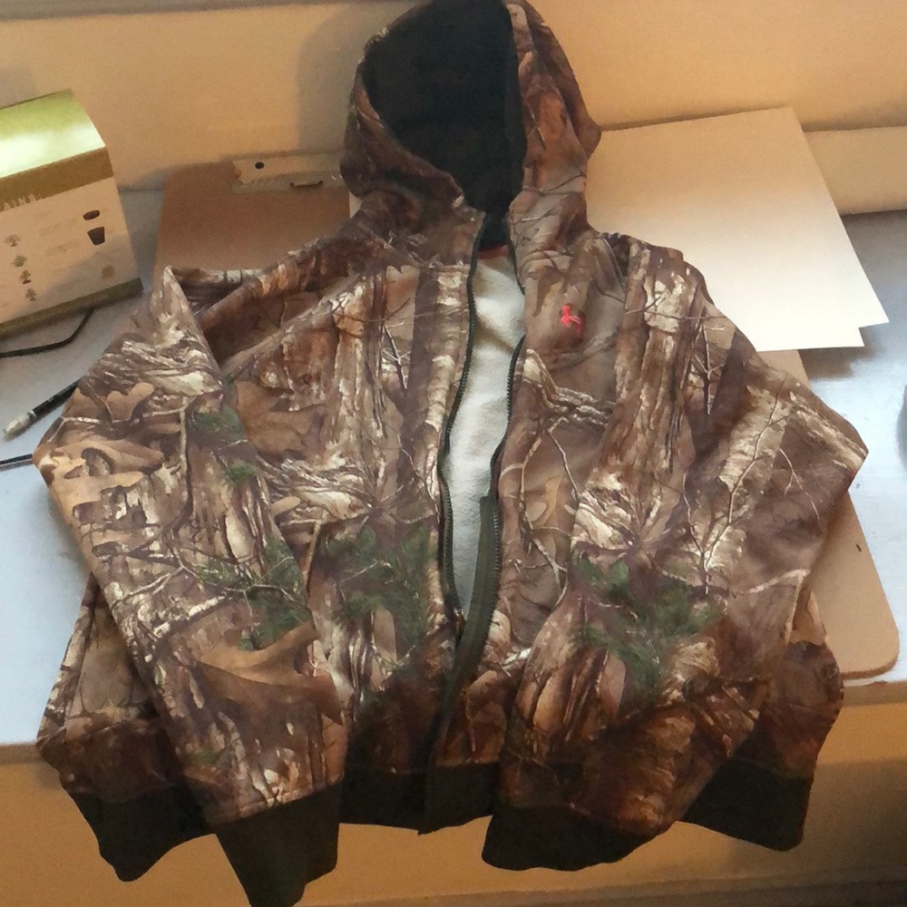Under Armour and RealTree women’s camo sweatshirt